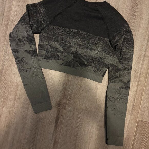 NEVER WORN gym shark adapt ombre seamless crop top S - Picture 2 of 4